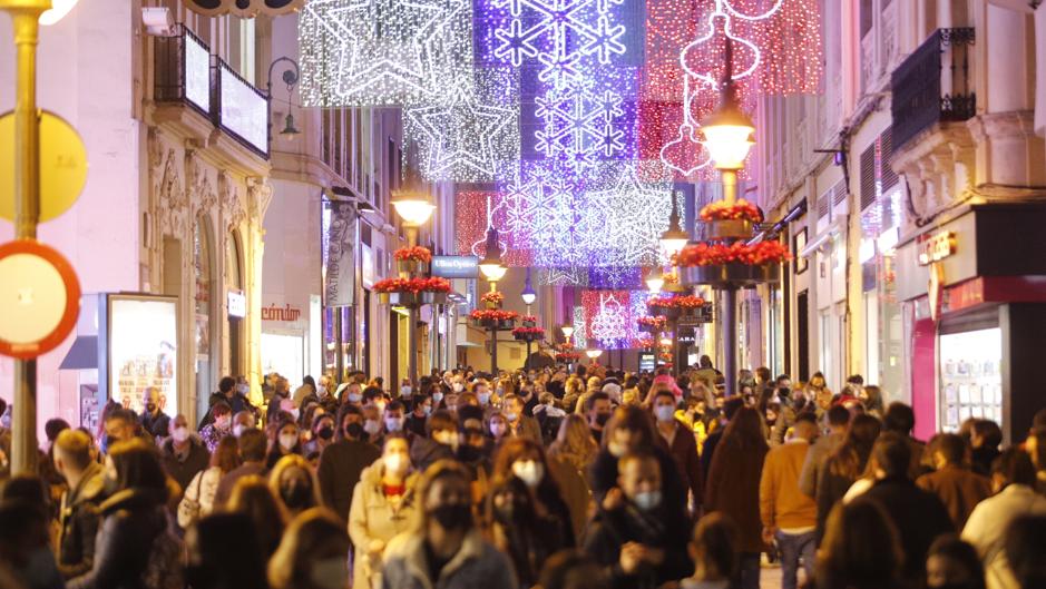 El Centro de Córdoba se llena en el primer día de horario ampliado para el comercio