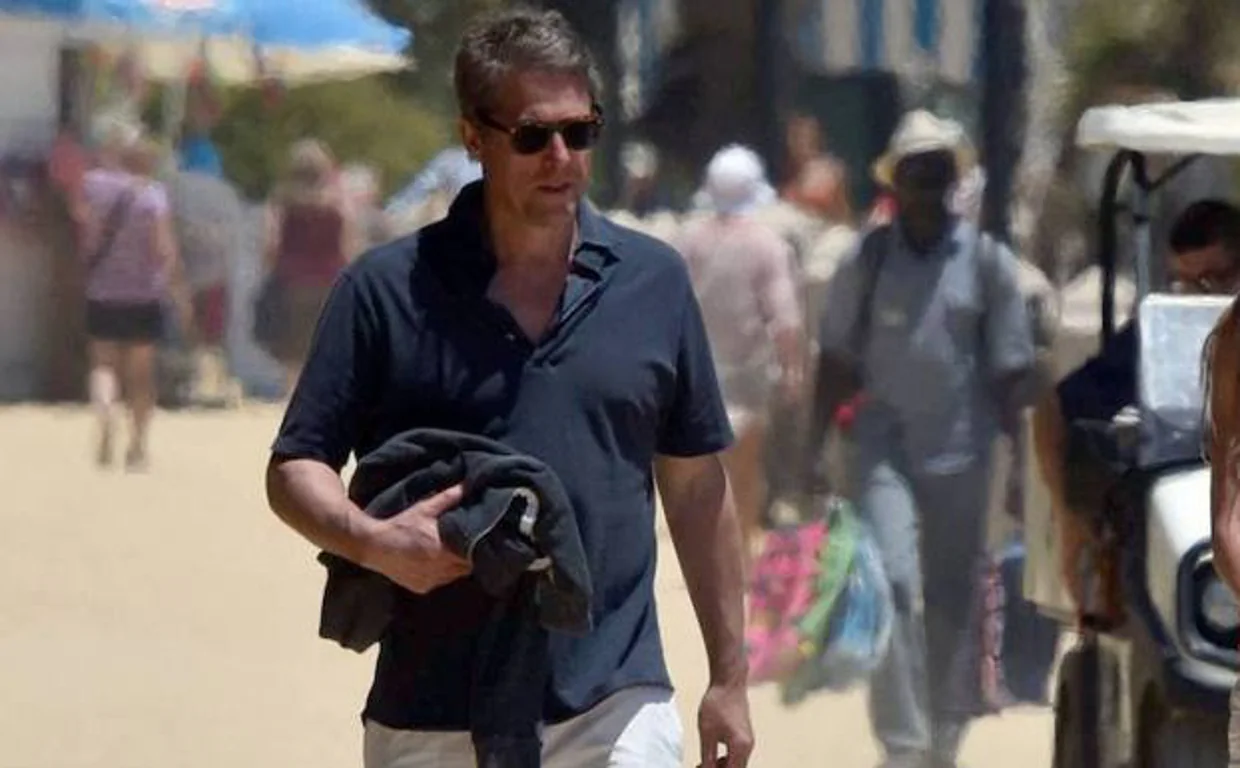 ‘Kaos’ de Hugh Grant para Netflix enloquece en la Costa del Sol