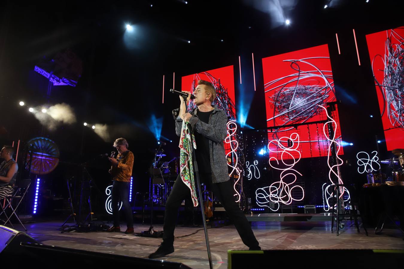 El vibrante concierto de Manolo García en Córdoba, en imágenes