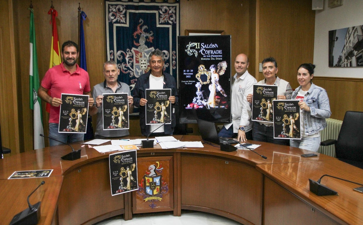 El Salón Cofrade de Los Pedroches reaparece en Hinojosa con artesanías, música y patrimonio