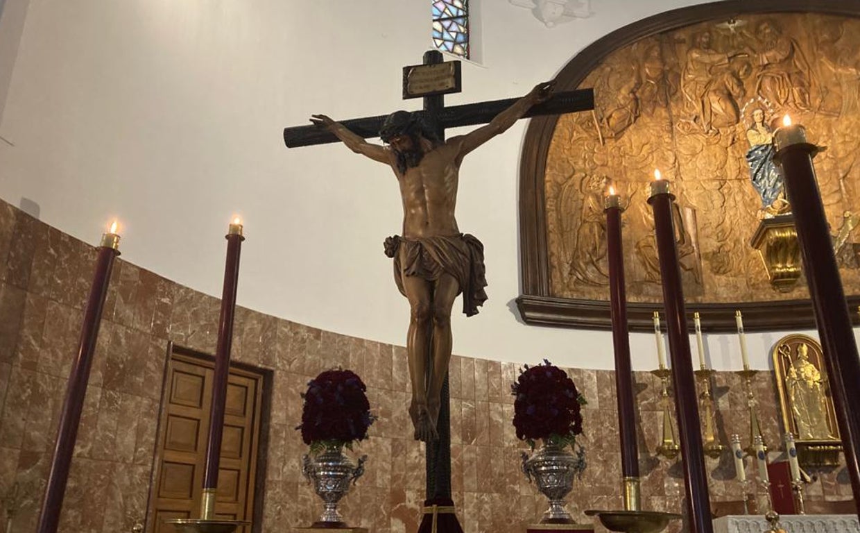 El Cristo de la Confianza vuelve restaurado para ver nacer su fraternidad parroquial en Córdoba