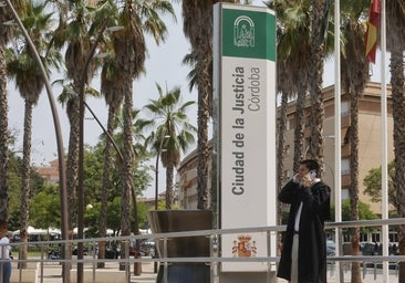 Los seis acusados de vender a una menor rumana y agredirla sexualmente reconocen los hechos en el juicio