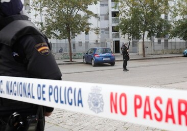 Agentes de Policía en una actuación en un barrio de Córdoba
