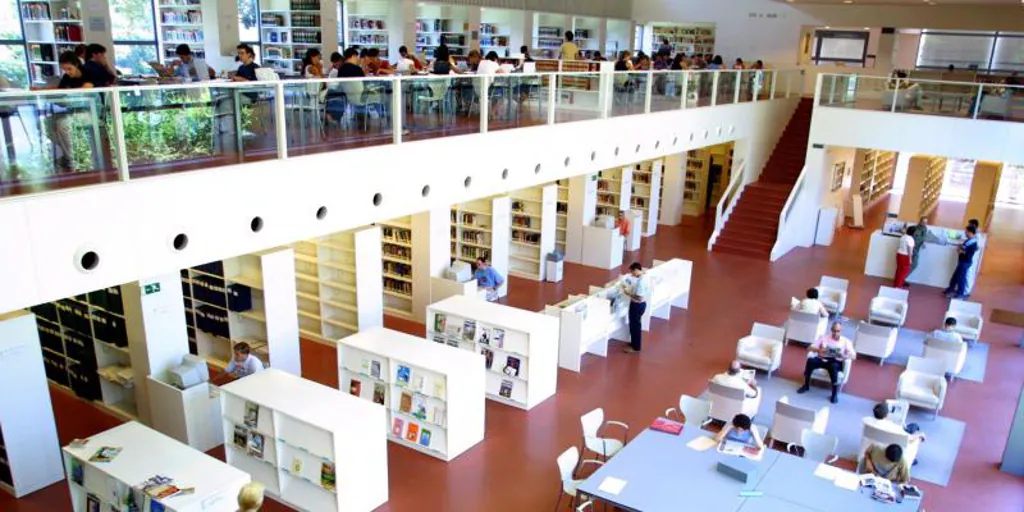 El periodismo cultural a debate, en la Biblioteca Infanta Elena