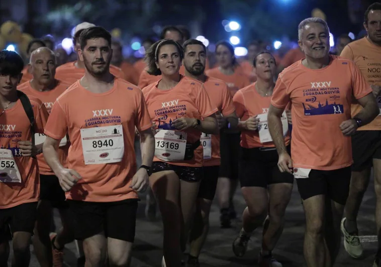 Todas las galerías fotográficas de la Carrera Nocturna de Sevilla 2023