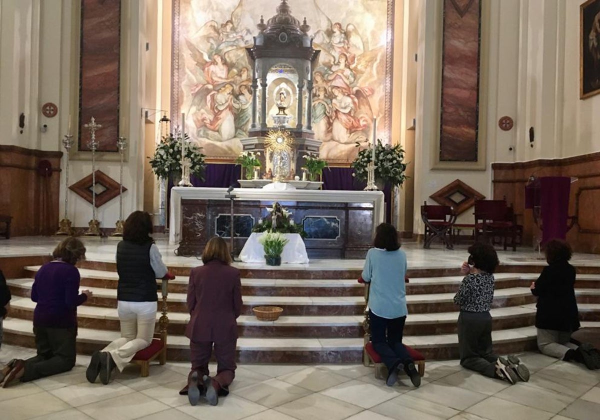 Oración de Madres es un novedoso movimiento nacido en Inglaterra en 1995 que se está expandiendo con rapidez por la archidiócesis