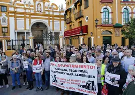 Comerciantes y vecinos de la Macarena vuelven a la carga para hacer cumplir la promesa de la salida de albergues del barrio