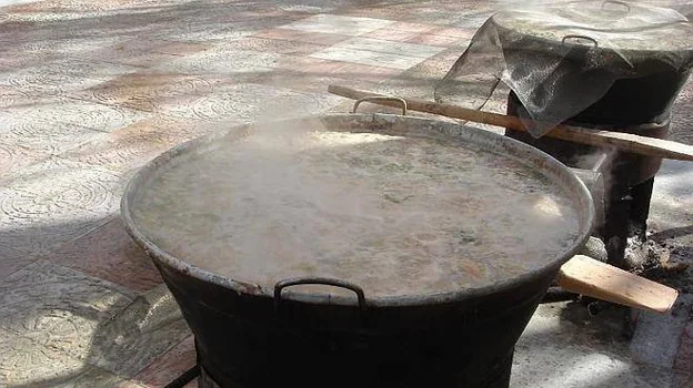 Una olla de San Antón, en Granada