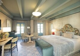 El hotel Las Casas del Rey de Baeza inaugura decoración con el color azul como protagonista