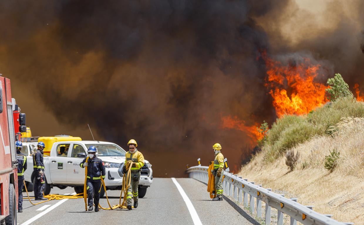 Castilla y León, en 'estado de alarma' ante el riesgo extremo de más incendios