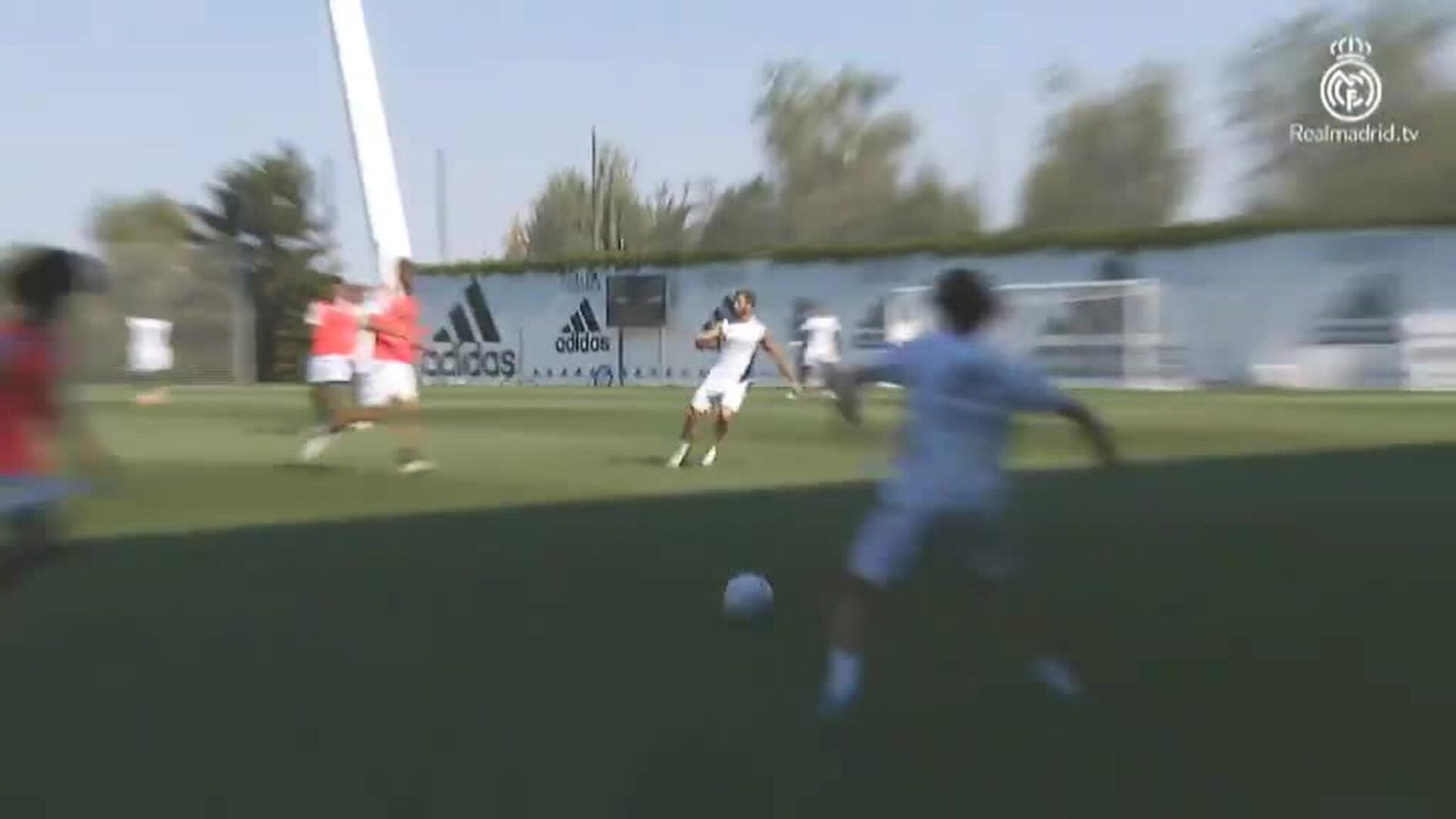 Pintus 'machaca' a los futbolistas del Real Madrid