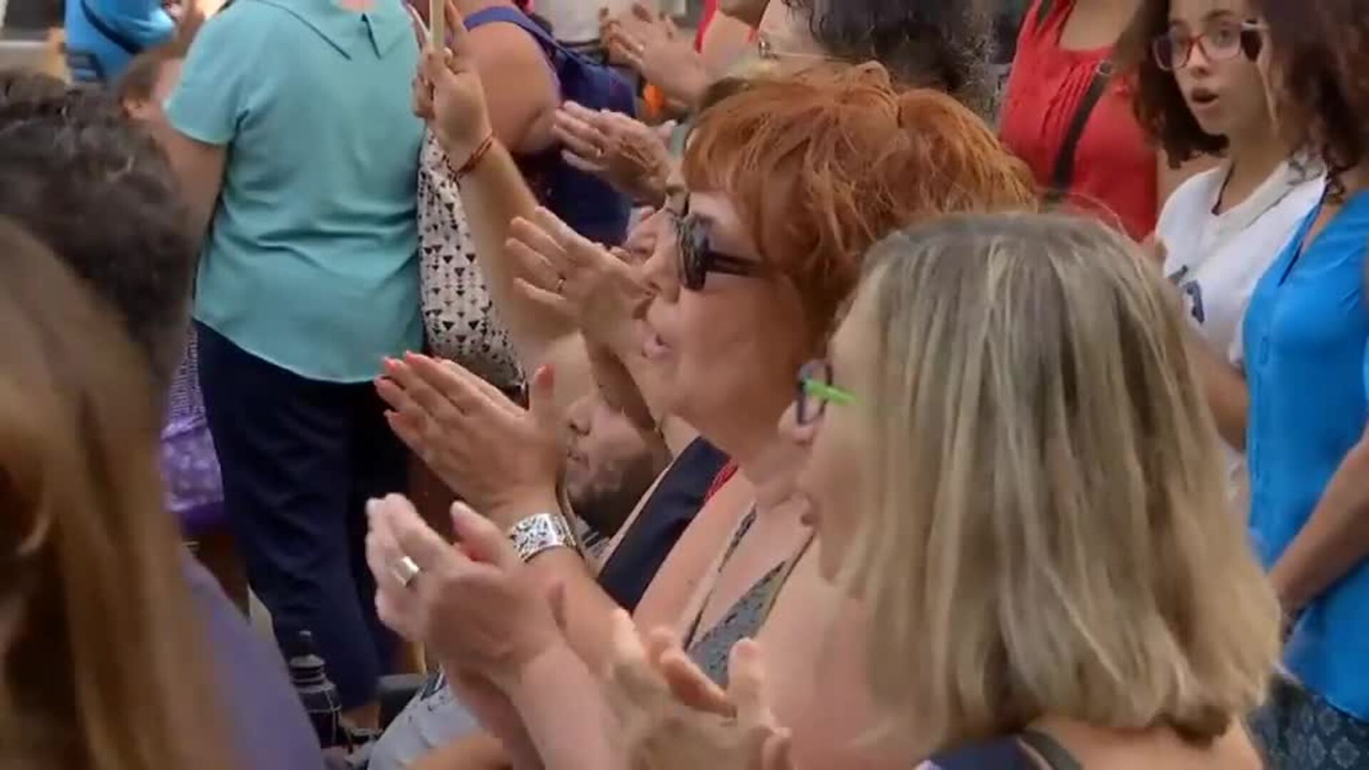Decenas de personas se manifiestan contra el asesinato de una mujer en Tenerife