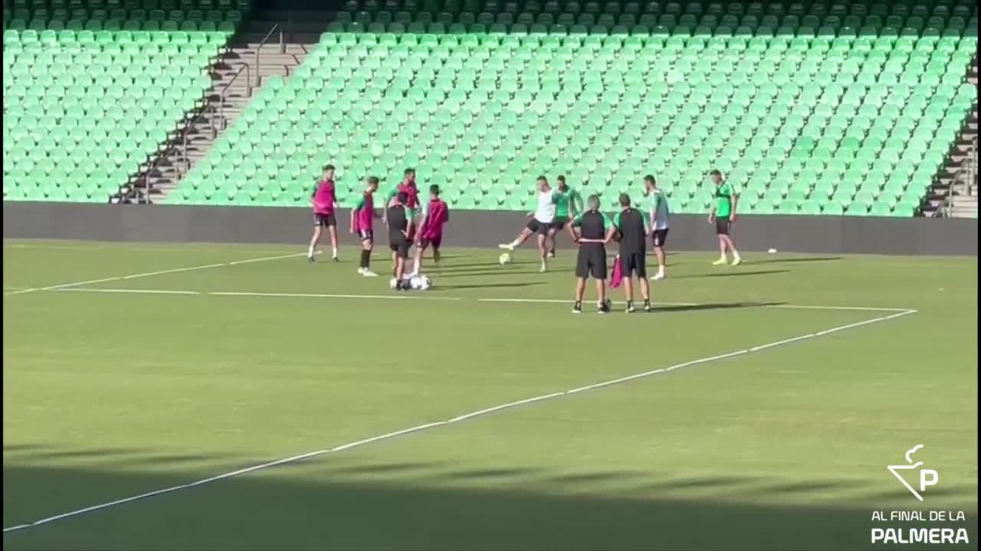 Borja Iglesias inicia el entrenamiento con el grupo