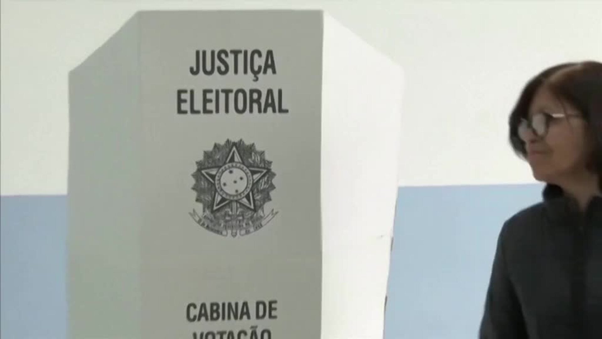 Más de 156 millones de brasileños están llamados a decidir el futuro del país