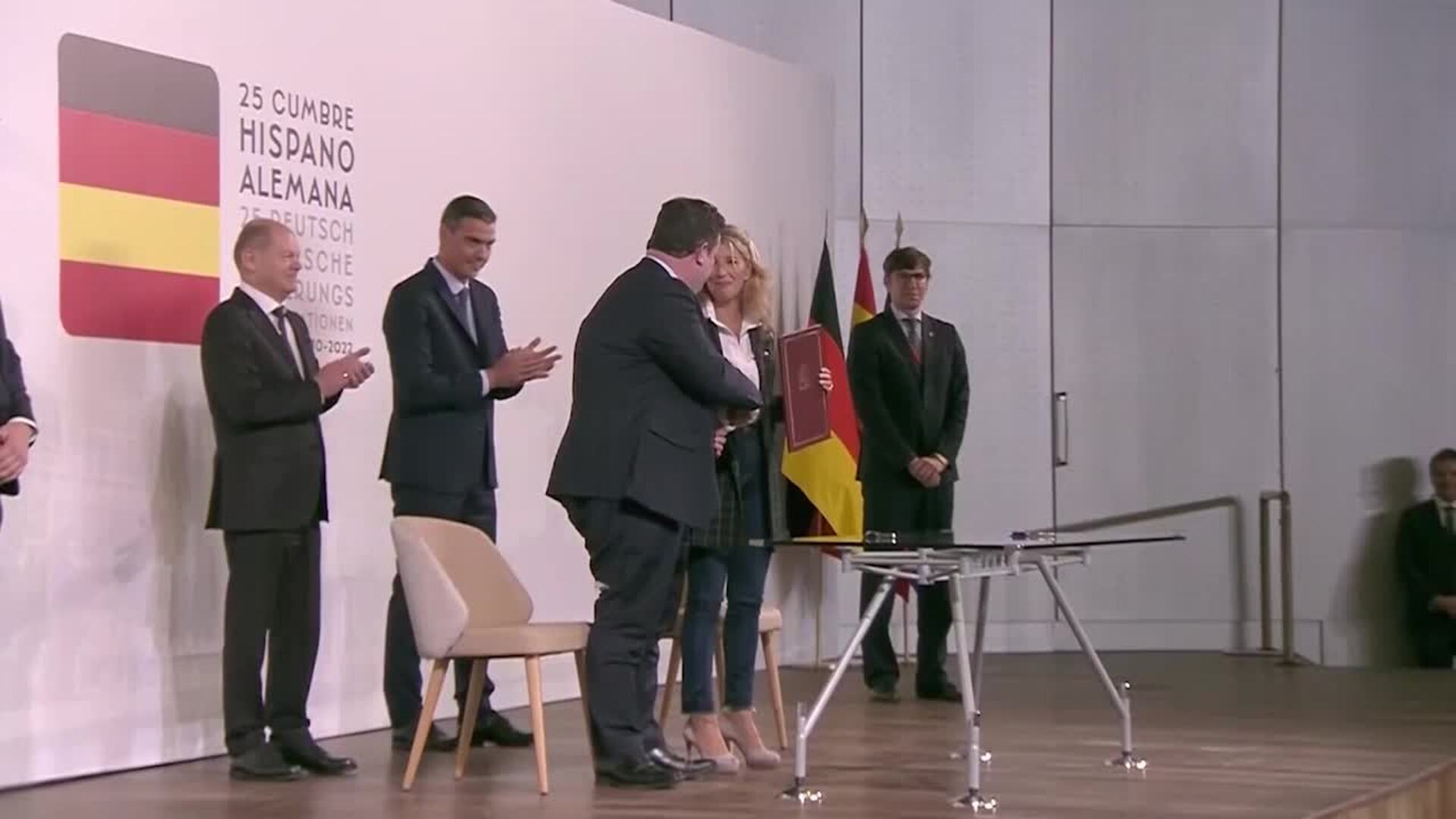 La cumbre hispano-alemana concluye en A Coruña en un clima de "sintonía" y acuerdos