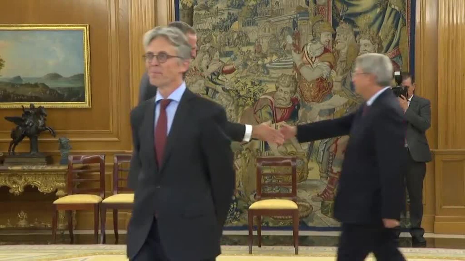 El Rey recibe en audiencia a Josep Borrell