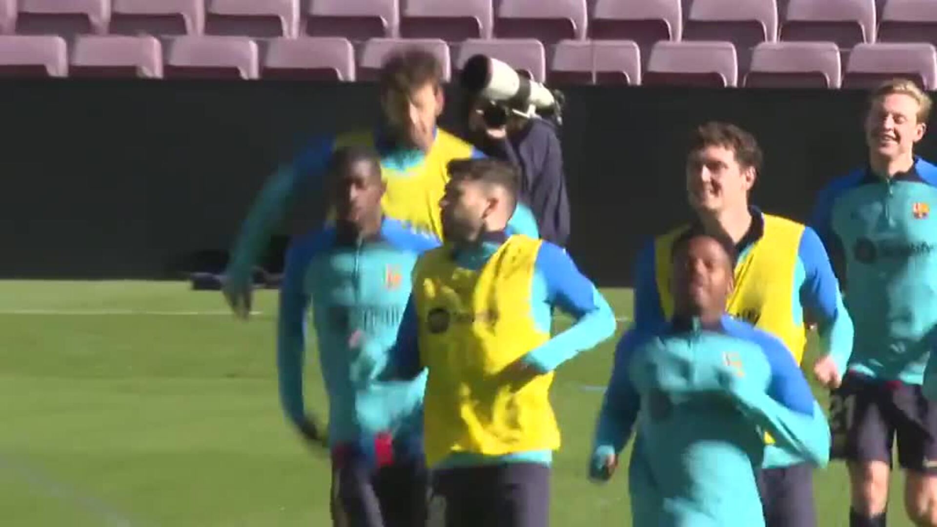 Piqué entrena por última vez en el Camp Nou tras anunciar su retirada