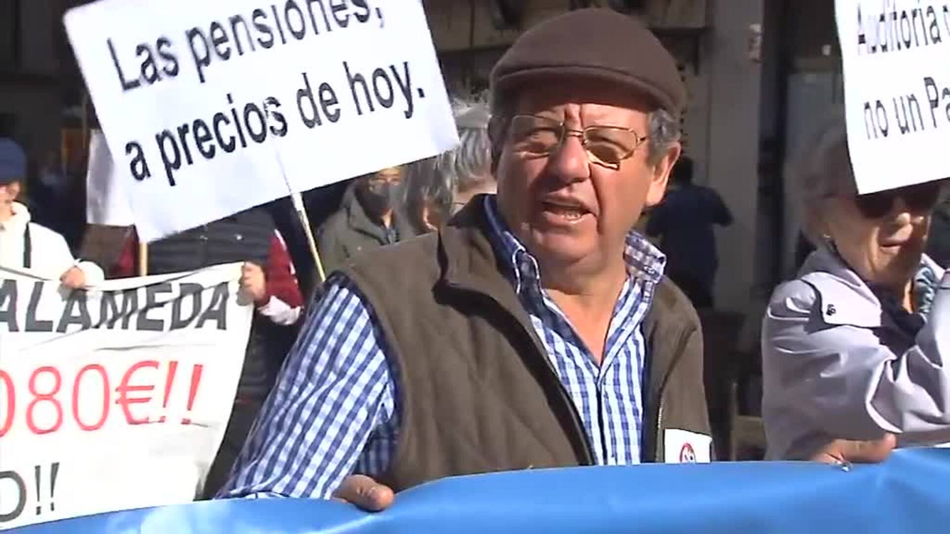 Miles de personas se manifiestan en defensa de los servicios públicos