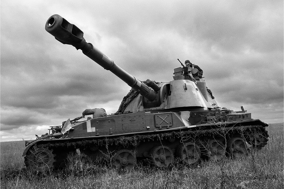 Frente Sur - Kherson: Soldados de una unida de artilleria de la Brigada 63 del ejercito Ucraniano en una posicion de combate del frente Sur de Kherson.