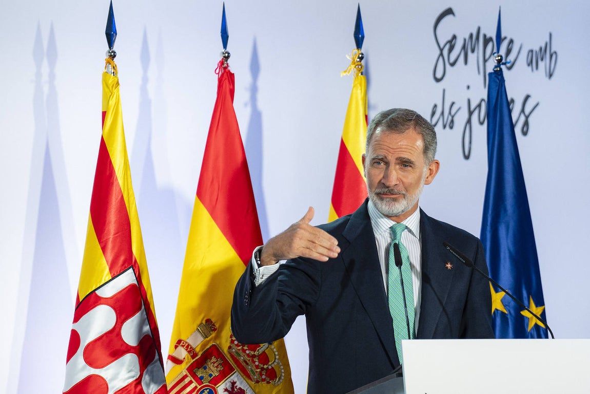 El rey Felipe pronuncia un discurso en la ceremonia de entrega de los premios de la Fundación Princesa de Girona