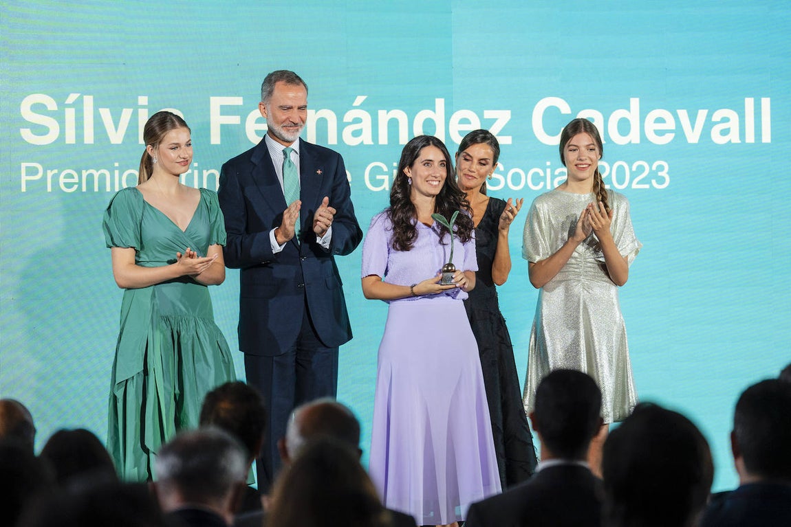 La arteterapeuta e investigadora Silvia Fernández Cadevall recibe el galardón Social 2023