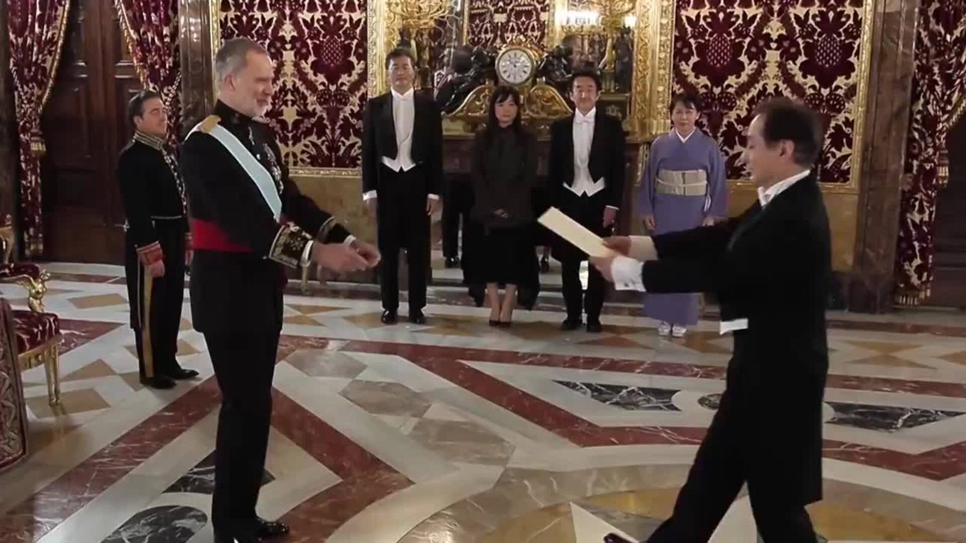 El rey recibe las cartas credenciales del nuevo embajador de Japón