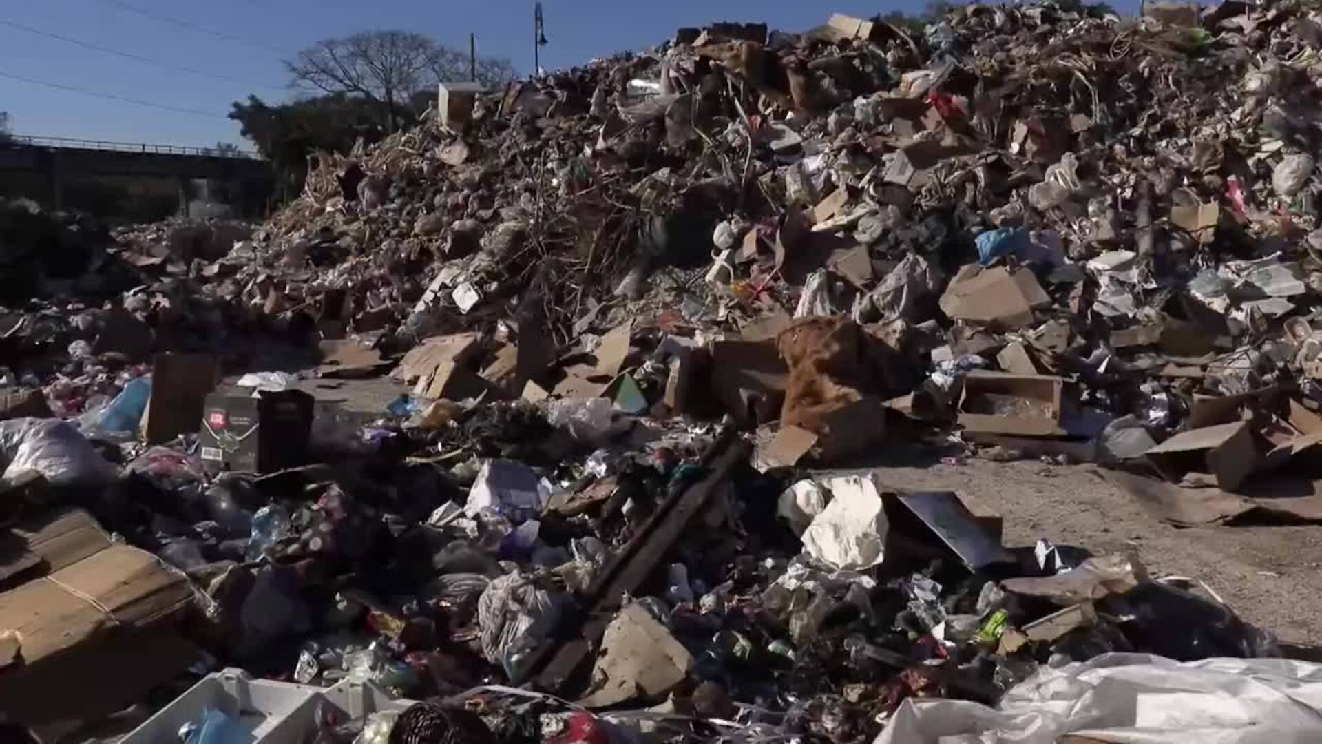 Preocupación en Cuba por acumulación de basura en las calles de La Habana