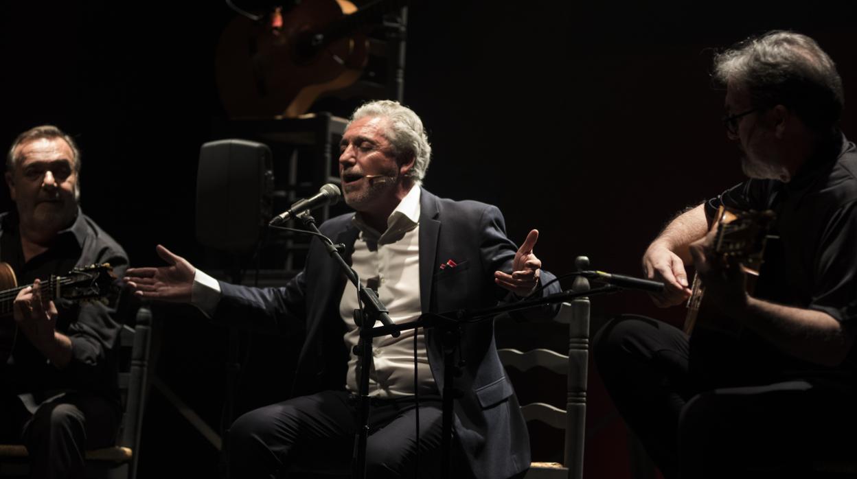 Segundo Falcón pone la Alameda boca abajo en La Bienal