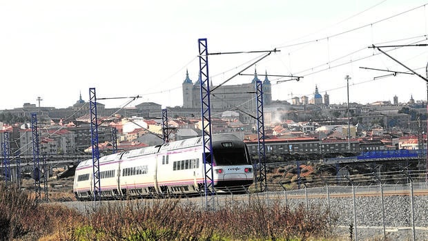 La Junta pide parada en Torrijos en la línea del AVE y llevar cercanías a Illescas