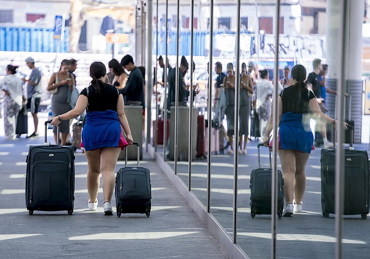 Operación salida en agosto en la estación de Renfe Atocha-Almudena Grandes.