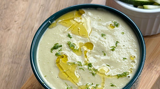 Hummus de pepino y yogur.
