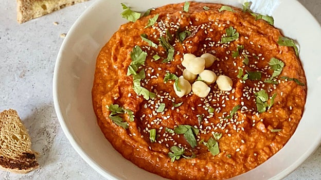 Hummus de pimientos de piquillo.