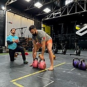 «Meterte en Internet e imitar los tres primeros ejercicios que salgan es parecido a automedicarse»