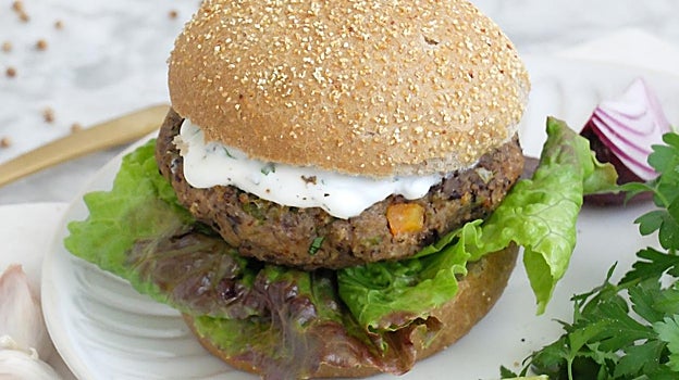 Hamburguesas vegetales: cinco recetas para disfrutar sin remordimientos