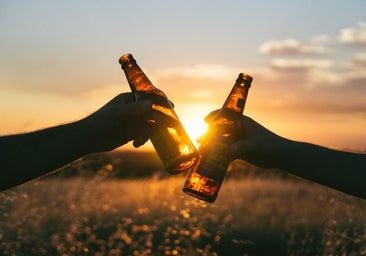 Alcohol en verano: calorías de la cerveza, el vino y las copas y cómo afectan al cuerpo