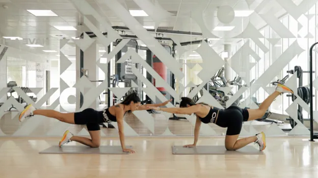 Mejora tu flexibilidad realizando estos ejercicios de pilates en casa -  Martí Blog