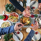 Síndrome del atracón: qué es y por qué se dan más casos en Navidad