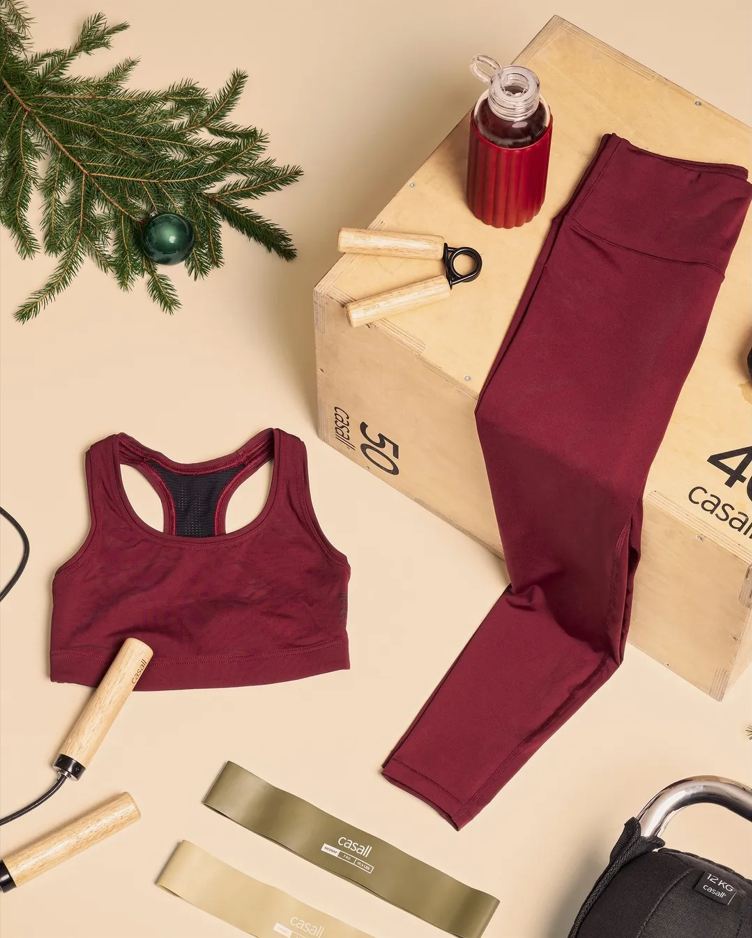 En Casall uno puede tener material fitness como mancuernas o bandas elásticas hasta la ropa deportiva más top del momento. ¡Y es el regalo perfecto!