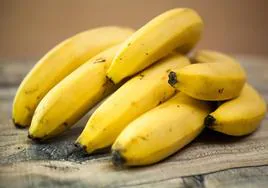 ¿Es saludable comer plátano después de cenar?