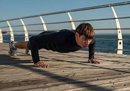 Esto es lo que le pasa a tu cuerpo si haces flexiones todos los días