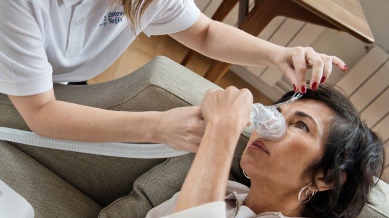 Tratamiento con CPAP para la apnea del sueño.