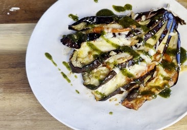 Berenjena en abanico gratinada: la receta viral que levanta pasiones