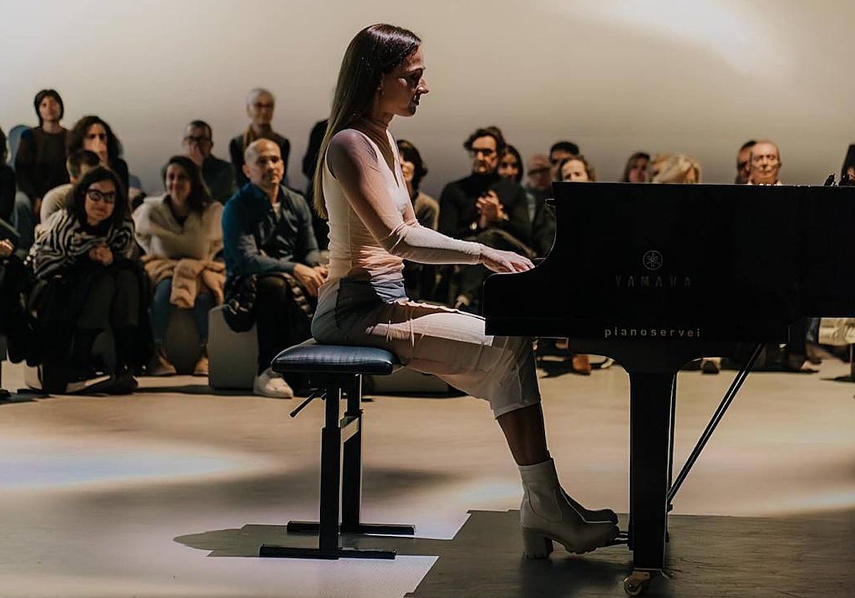 Laura Andrés, pianista, compositora y concertista.