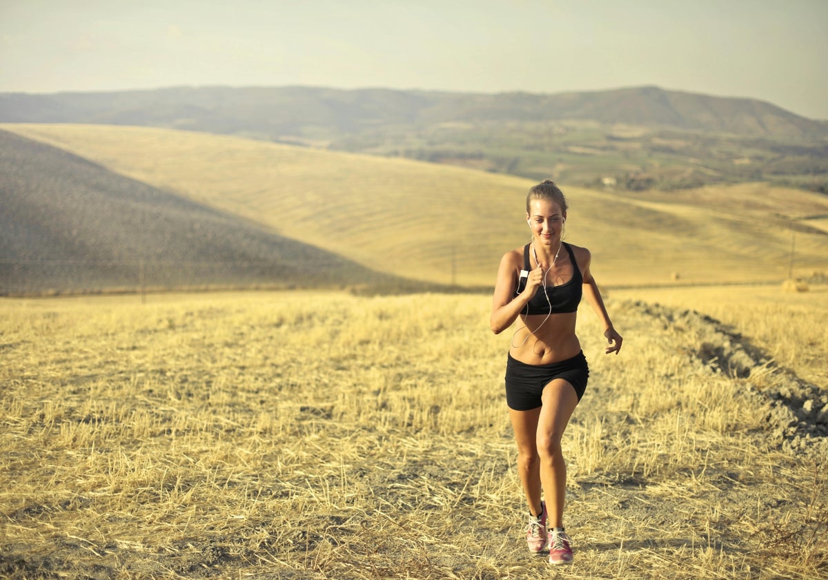 Precauciones para entrenar en verano: cuál es la mejor hora para hacerlo al aire libre.