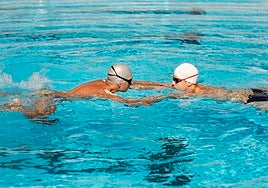 Por qué la natación es el deporte que debes empezar a practicar