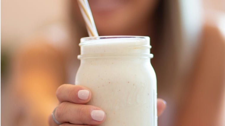 Así se hacen unos ricos smoothies.