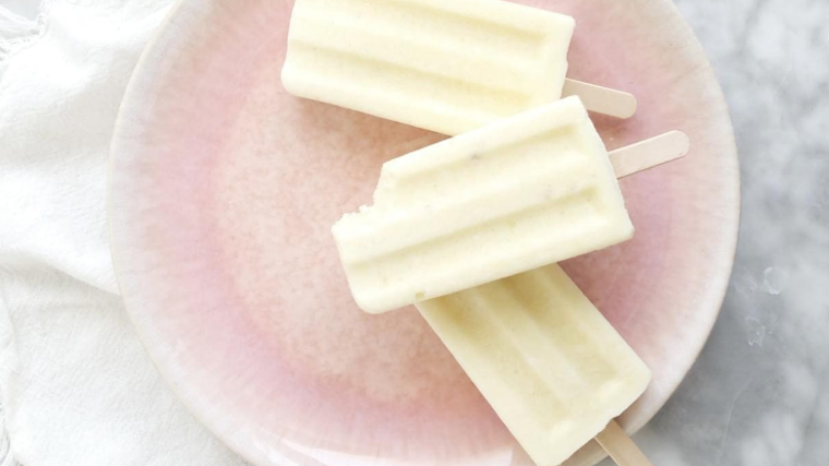 Helados de yogur y coco.