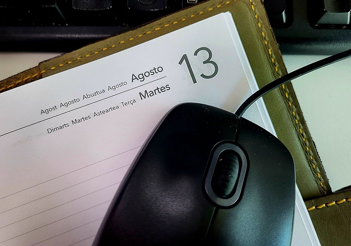 Agenda abierta por la página del martes, 13 de agosto.