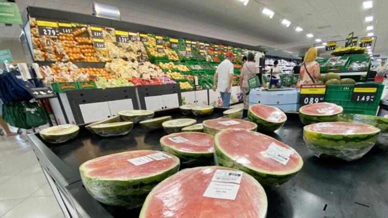 Imagen de unas sandías tomada en un supermercado de Mercadona en Alicante