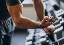 Cómo comenzar en un gimnasio y mantener una rutina de ejercicios que perdure en el tiempo